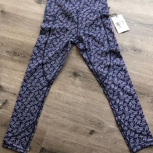 ZYIA Active Light & Tights with Pockets Size 4 NWT